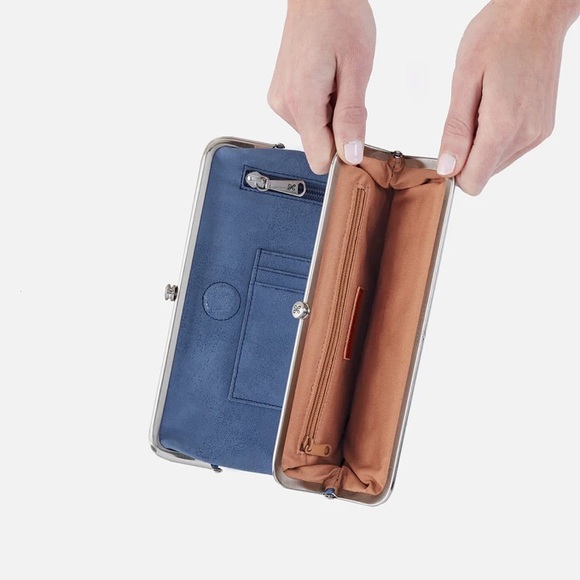 NWT HOBO Lauren Clutch-Wallet IN BUFFED LEATHER - Picture 4 of 14